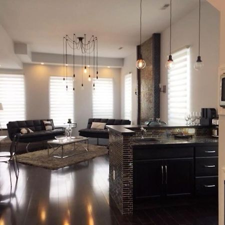Luxury Three Story Apartment In Short North コロンバス エクステリア 写真