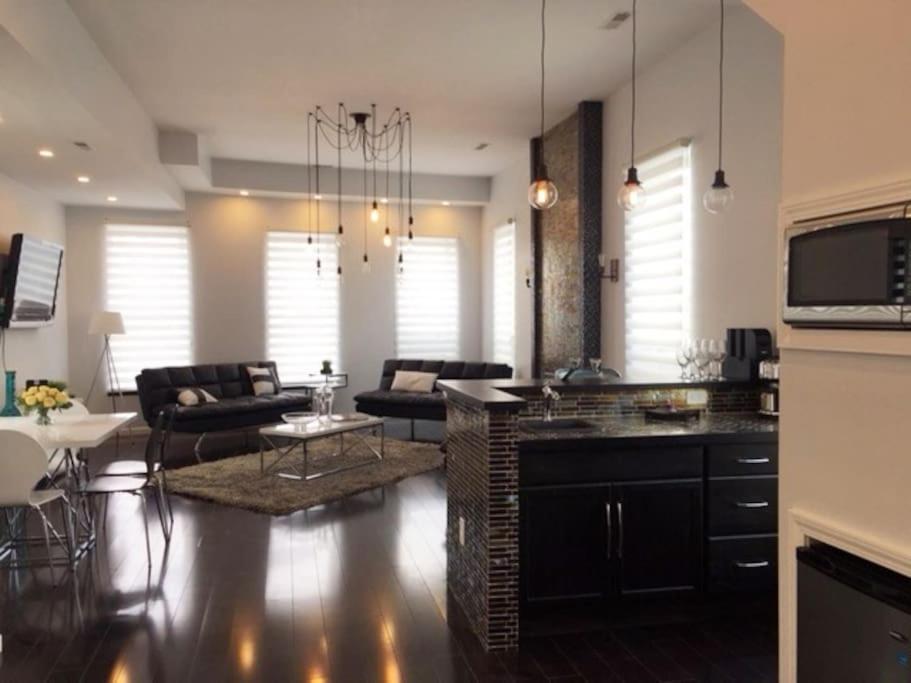Luxury Three Story Apartment In Short North コロンバス エクステリア 写真