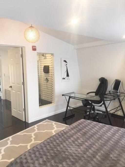 Luxury Three Story Apartment In Short North コロンバス エクステリア 写真