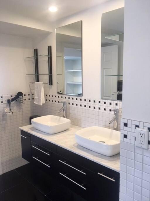 Luxury Three Story Apartment In Short North コロンバス エクステリア 写真